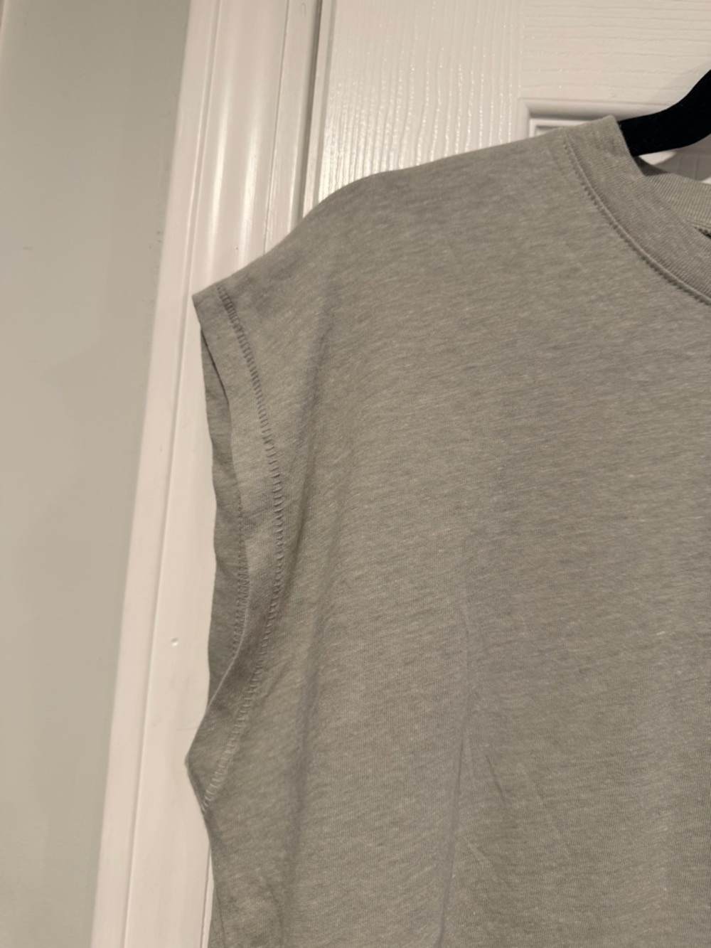 NWOT Madewell Size L Gray Lightweight Sleeveless Boxy Muscle Tee Shirt - Picture 3 of 11